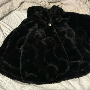 Nina Leonard capelet